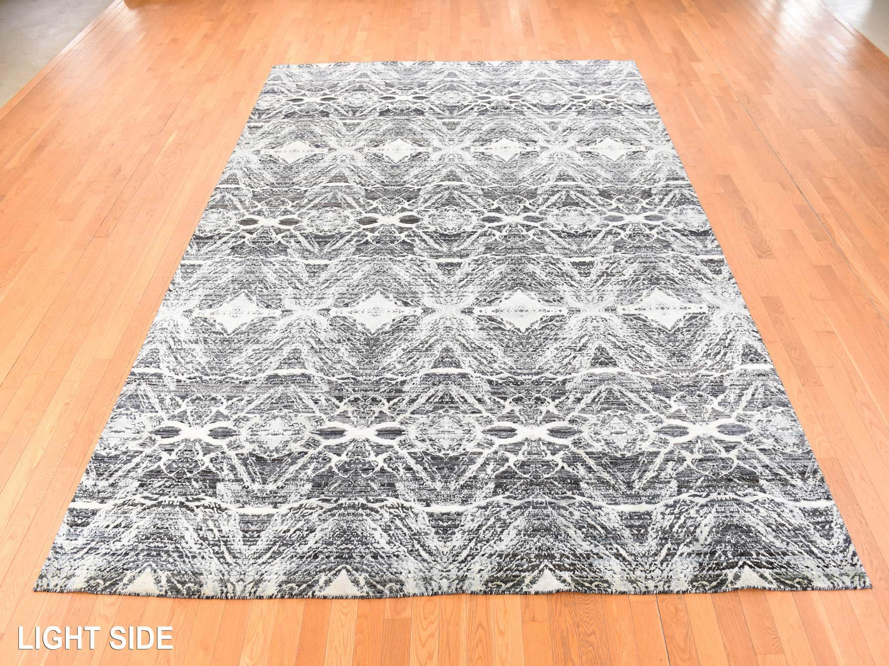Modern / Contemporary hand-knotted silk rug in Black, 8'8" x 12'1", SKU O078739