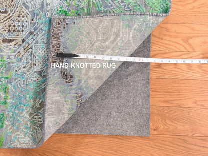 Modern / Contemporary hand-knotted wool/silk rug in Green, 9' x 12'6" — SKU O078740 (view 7)