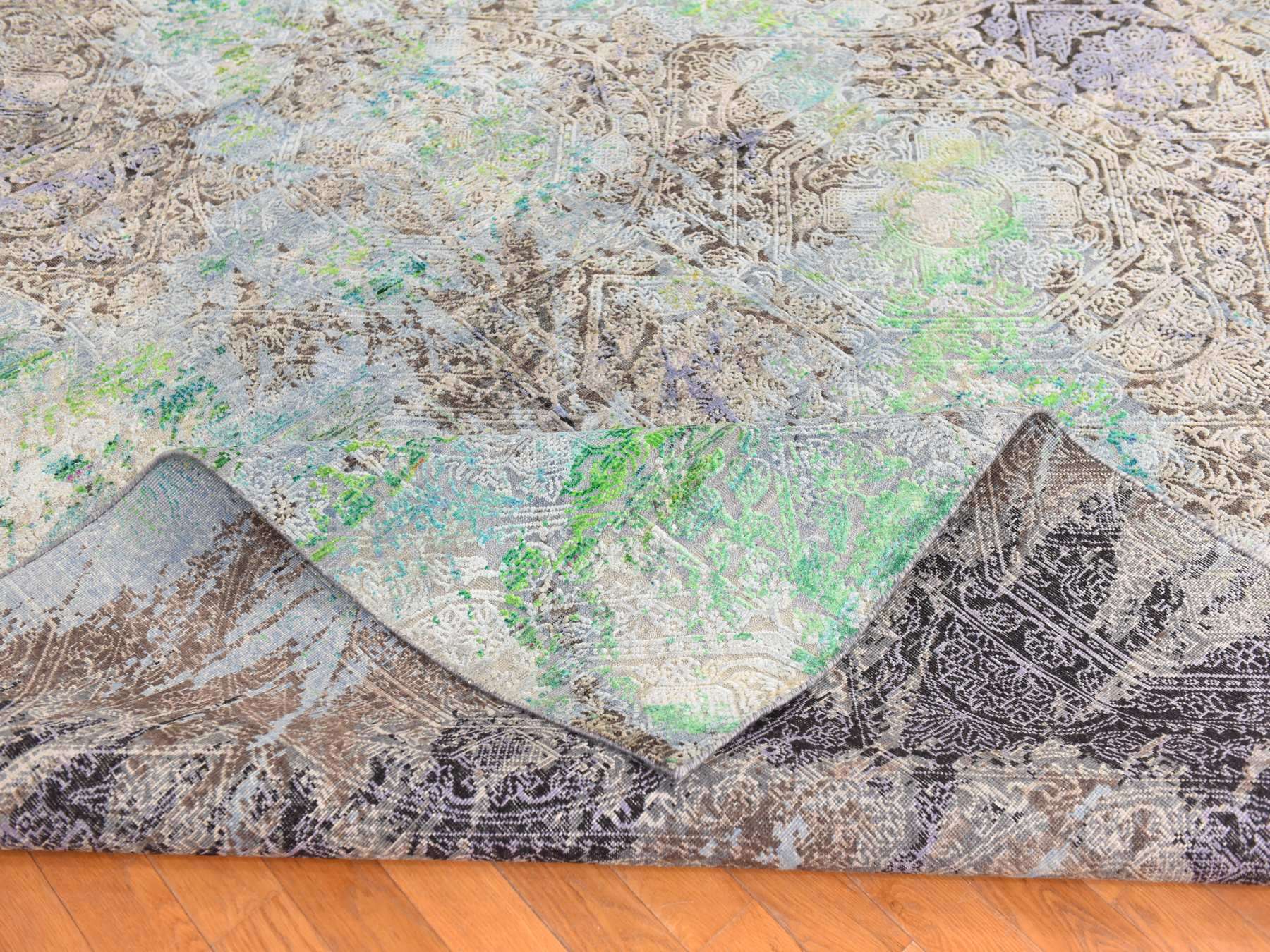 Modern / Contemporary hand-knotted wool/silk rug in Green, 9' x 12'6" — SKU O078740 (view 8)