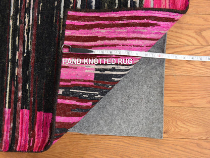 Modern / Contemporary hand-knotted wool/silk rug in Pink, 9' x 12' — SKU O078741 (view 7)