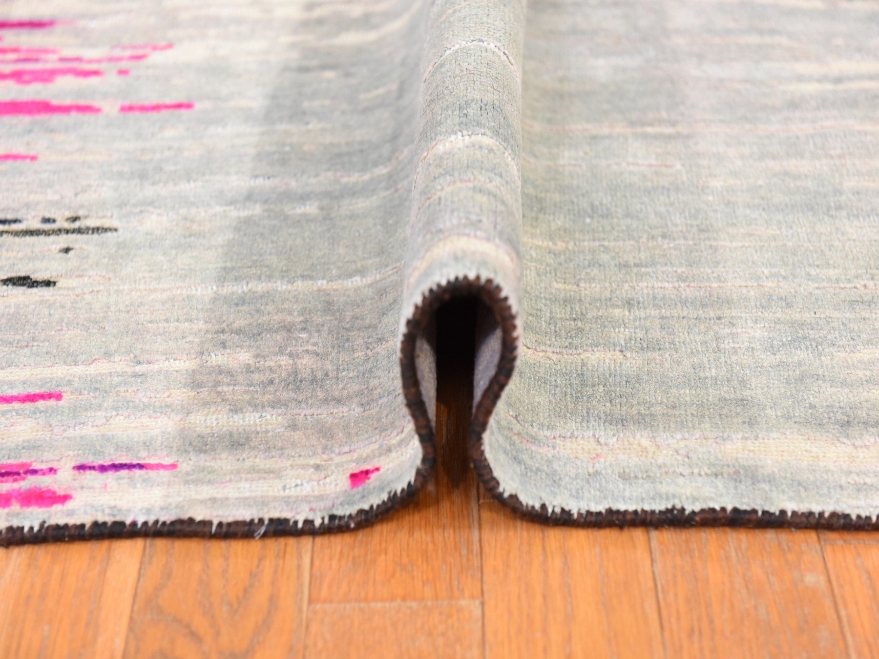 Modern / Contemporary hand-knotted wool/silk rug in Pink, 9' x 12' — SKU O078741 (view 9)