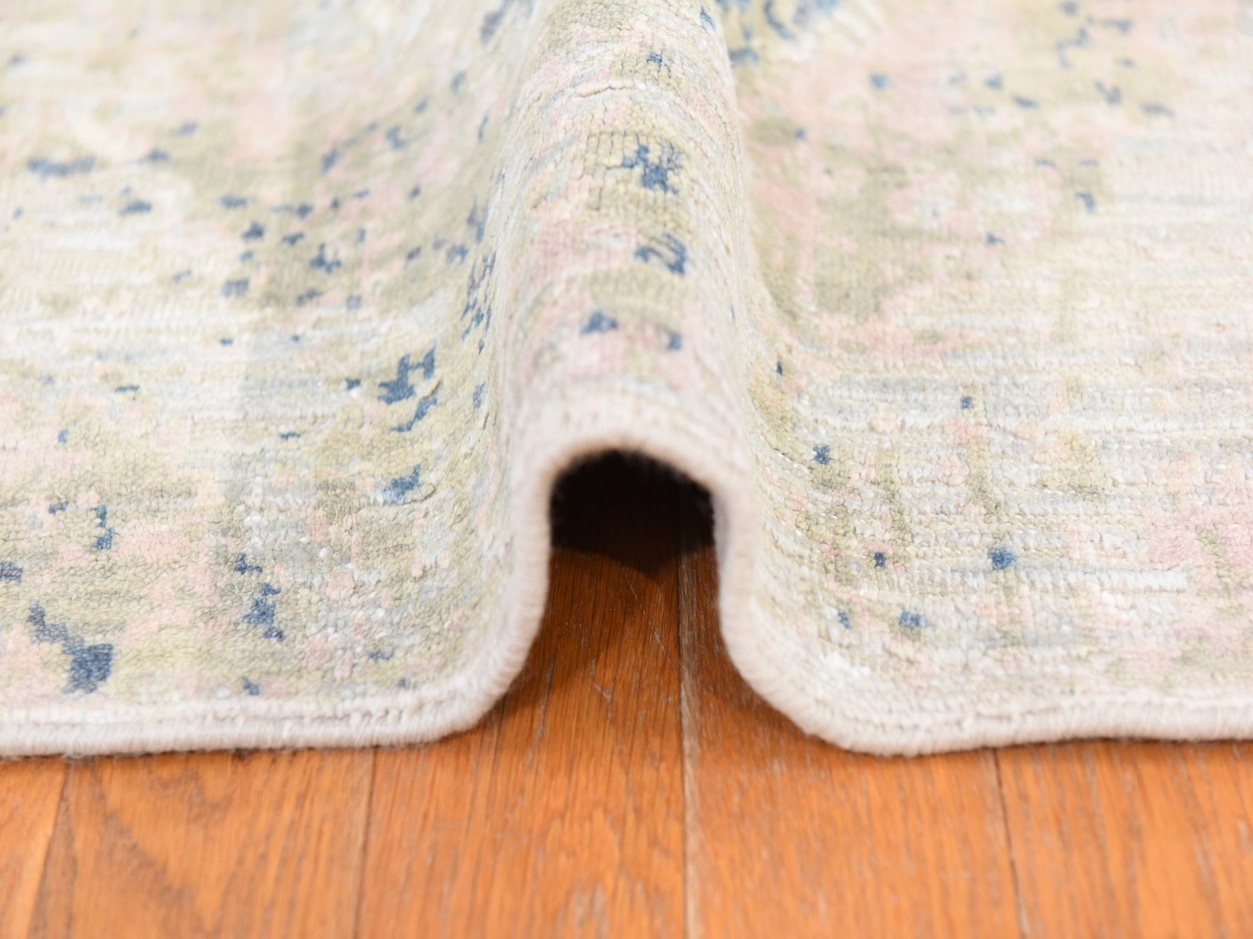 Modern / Contemporary hand-knotted wool/silk rug in Ivory, 8'10" x 12'1", SKU O078742