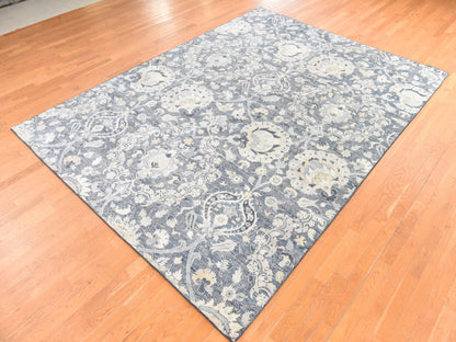 Modern / Contemporary hand-knotted wool/silk rug in Gray, 8'10" x 12'2" — SKU O078743 (view 4)