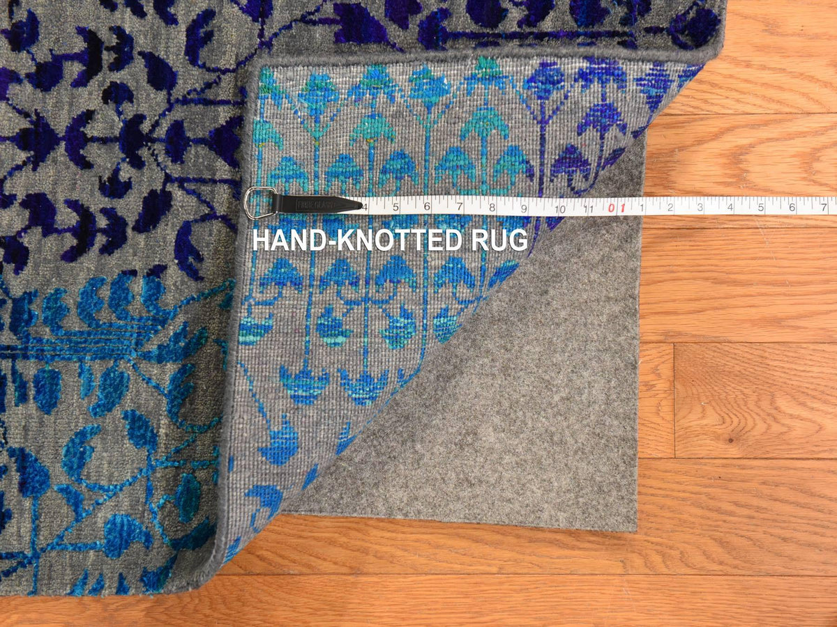 Modern / Contemporary hand-knotted sari silk rug in Multicolored, 9' x 12'1" — SKU O078744 (view 7)