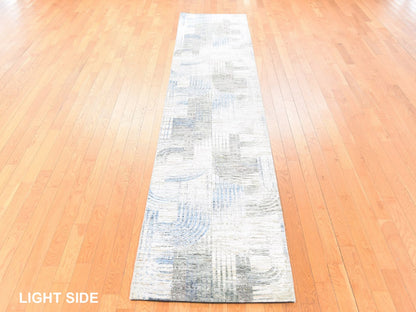 Modern / Contemporary hand-knotted wool/silk runner in Ivory, 2'7" x 12' — SKU O078747 (view 3)