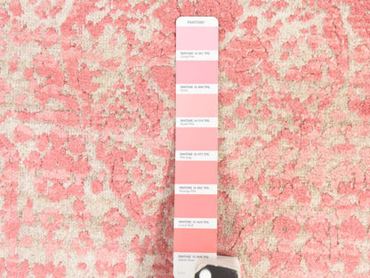 Transitional hand-knotted wool/silk runner in Pink, 2'8" x 11'10" — SKU O078753 (view 5)