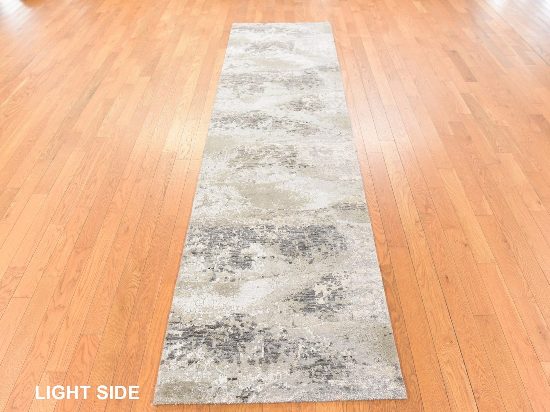 Modern / Contemporary hand-knotted wool/silk runner in Ivory, 2'8" x 9'10", SKU O078754