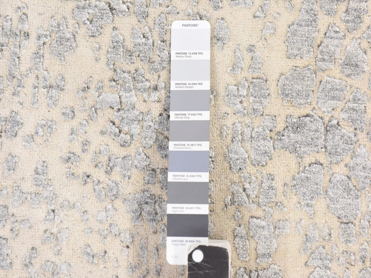 Modern / Contemporary hand-knotted wool/silk runner in Gray, 2'5" x 10'1" — SKU O078755 (view 5)