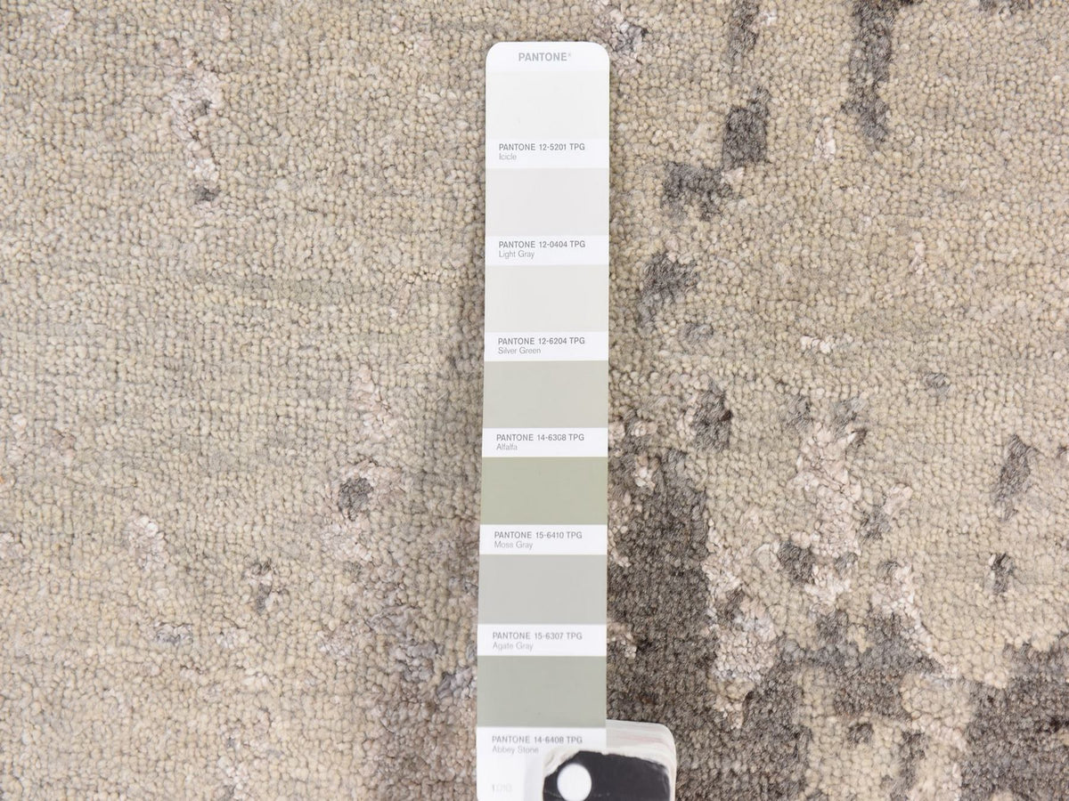 Modern / Contemporary hand-knotted wool/silk runner in Gray, 2'8" x 9'7" — SKU O078761 (view 5)