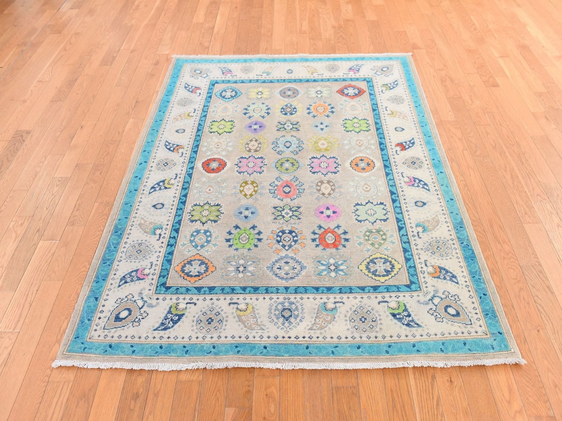 Kazak Kazak hand-knotted wool rug in Beige & Ivory, 5' x 6'4" — SKU O078766 (view 2)