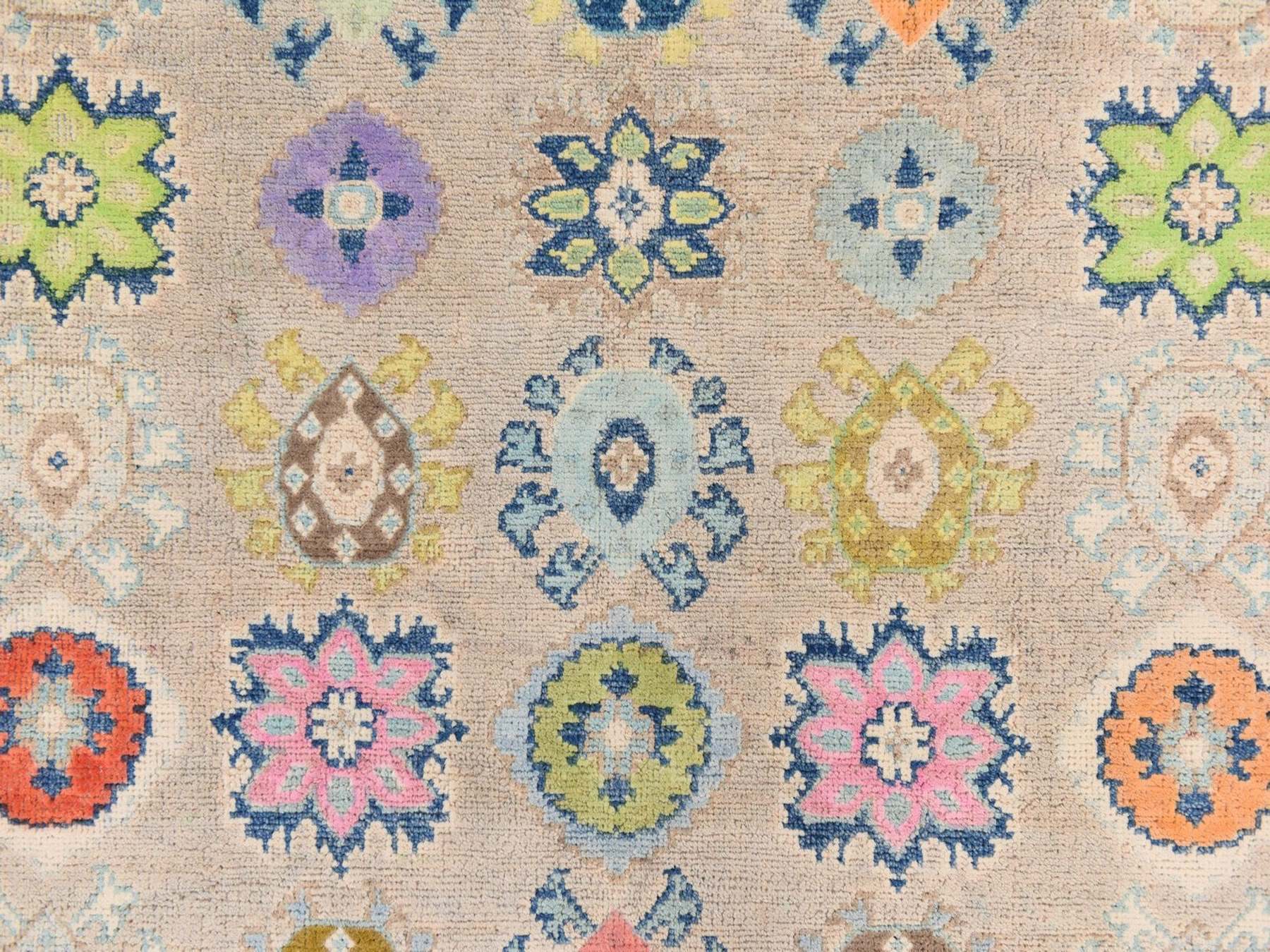 Kazak Kazak hand-knotted wool rug in Beige & Ivory, 5' x 6'4" — SKU O078766 (view 4)