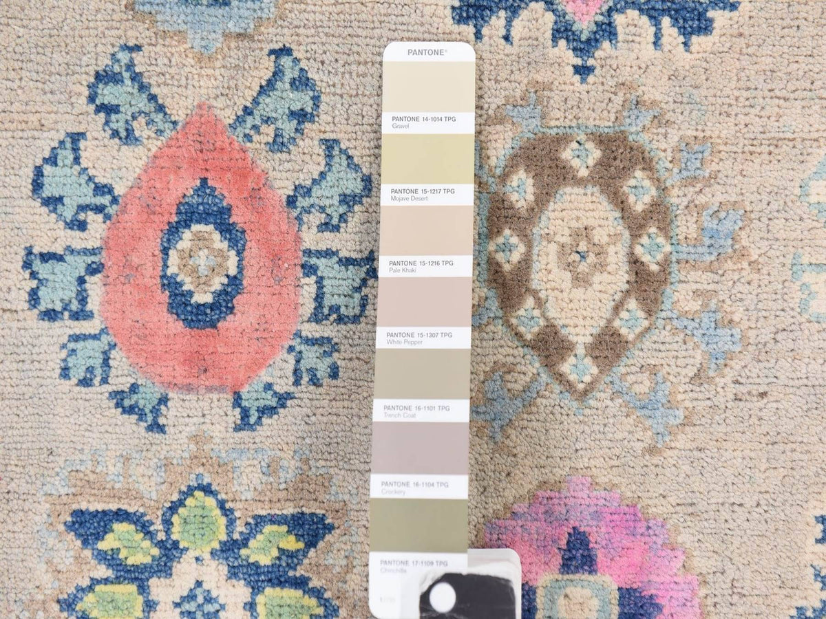 Kazak Kazak hand-knotted wool rug in Beige & Ivory, 5' x 6'4" — SKU O078766 (view 5)