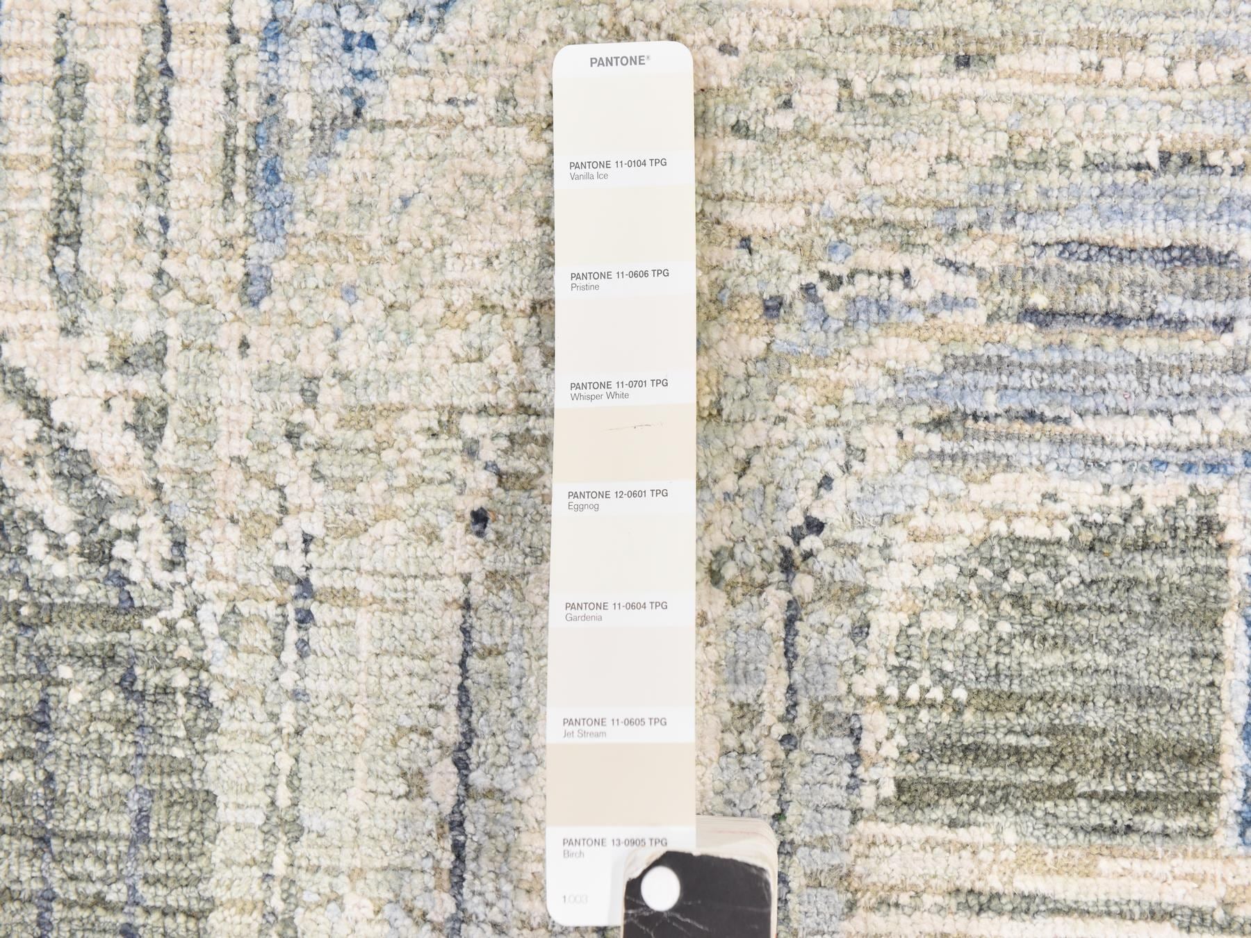 Modern / Contemporary hand-knotted wool/silk rug in Ivory, 5'1" x 7'0", SKU O078769