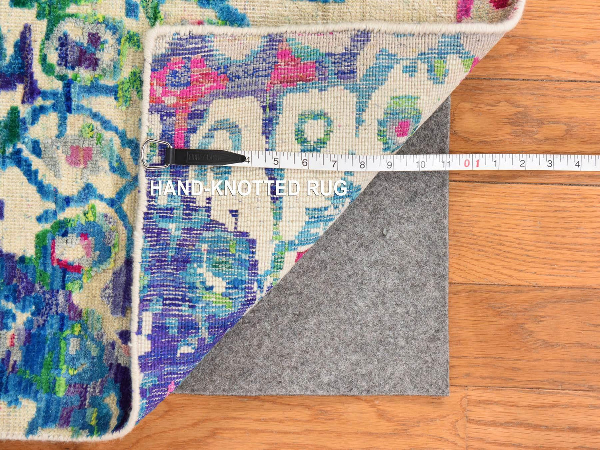 Transitional hand-knotted sari silk rug in Blue, 5' x 7'3" — SKU O078772 (view 6)