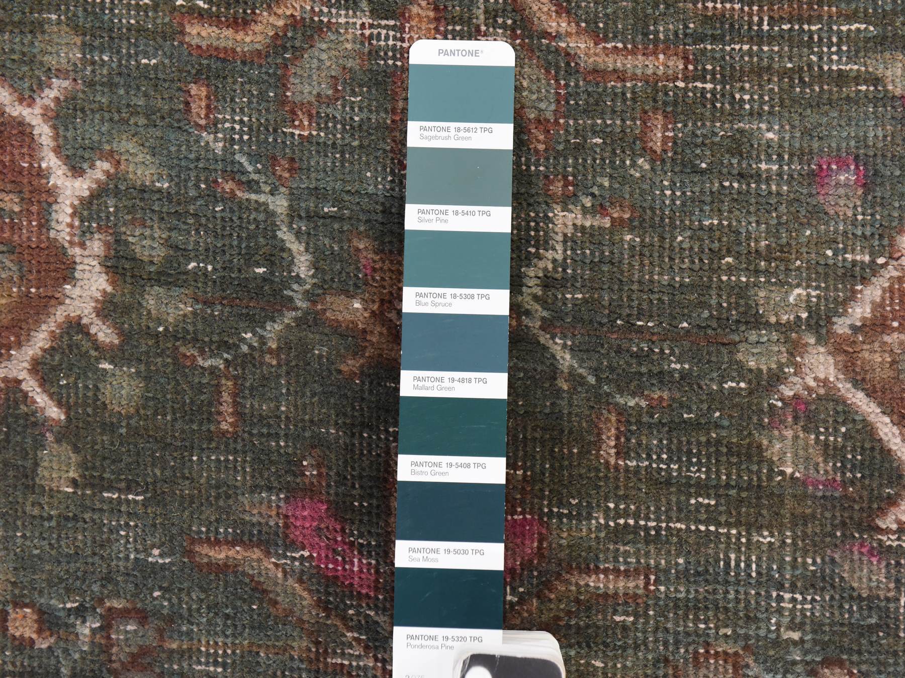Heriz Vintage hand-knotted wool runner in Green, 3'7" x 12'3" — SKU O078773 (view 5)