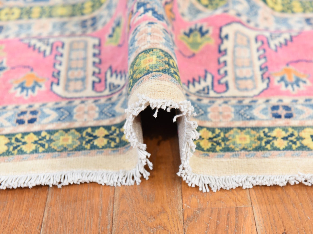 Kazak Kazak hand-knotted wool rug in Ivory & Pink, 8'10" x 11'6" — SKU O078775 (view 9)