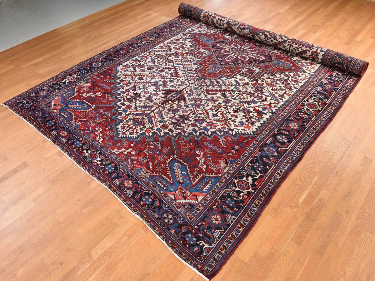 Persian Heriz hand-knotted wool rug in Ivory, 10'10" x 19'3", SKU O078789 (view 4)
