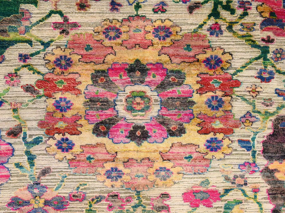 Modern / Contemporary hand-knotted sari silk rug in Ivory, 9'2" x 12'2", SKU O078837 (view 5)