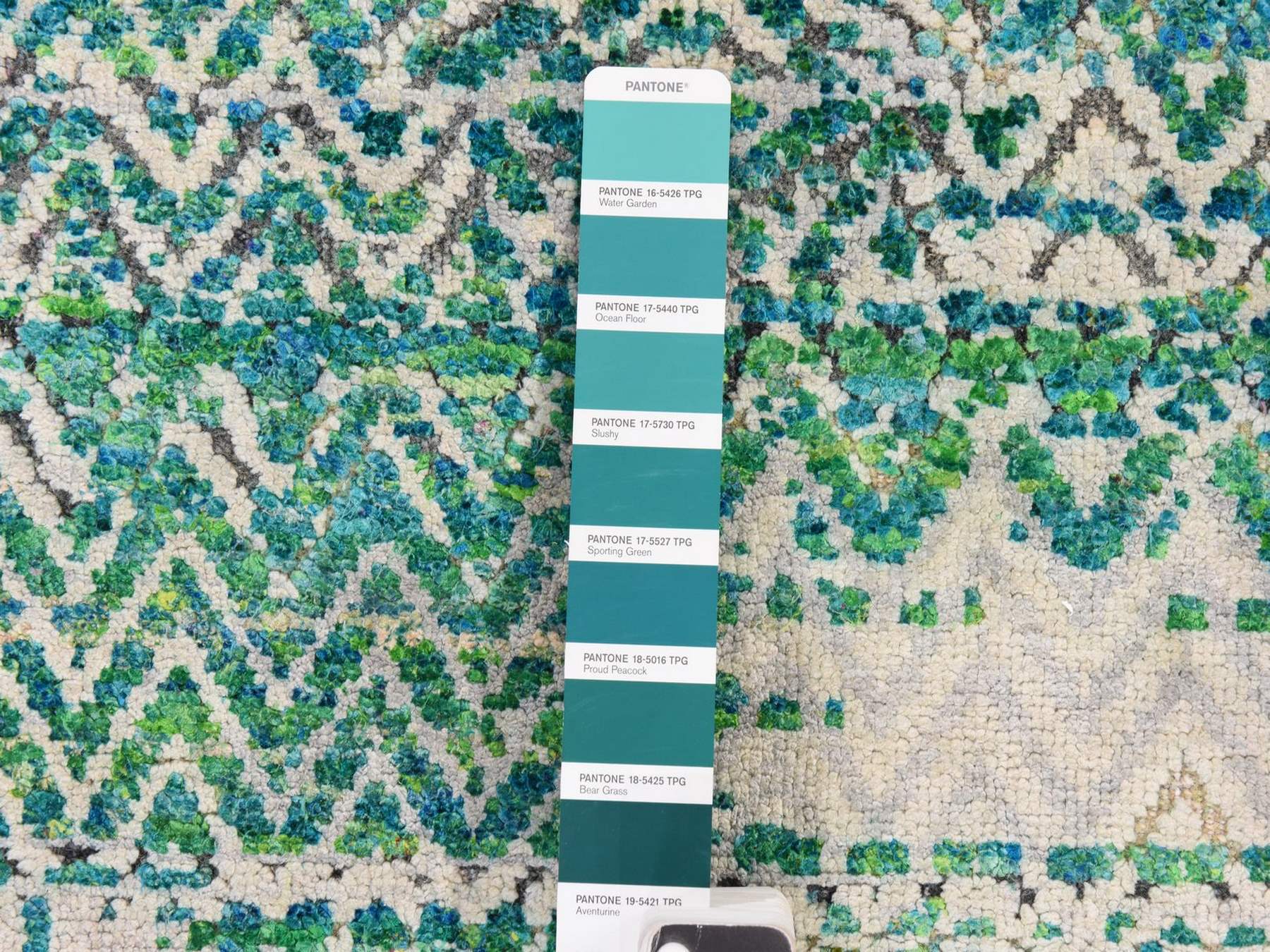  hand-knotted wool/silk rug in Green, 8'10" x 12', SKU O078841 (view 6)
