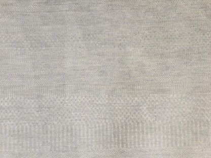 Modern / Contemporary hand-knotted wool rug in Gray, 7'10" x 7'10", SKU O078846 (view 4)