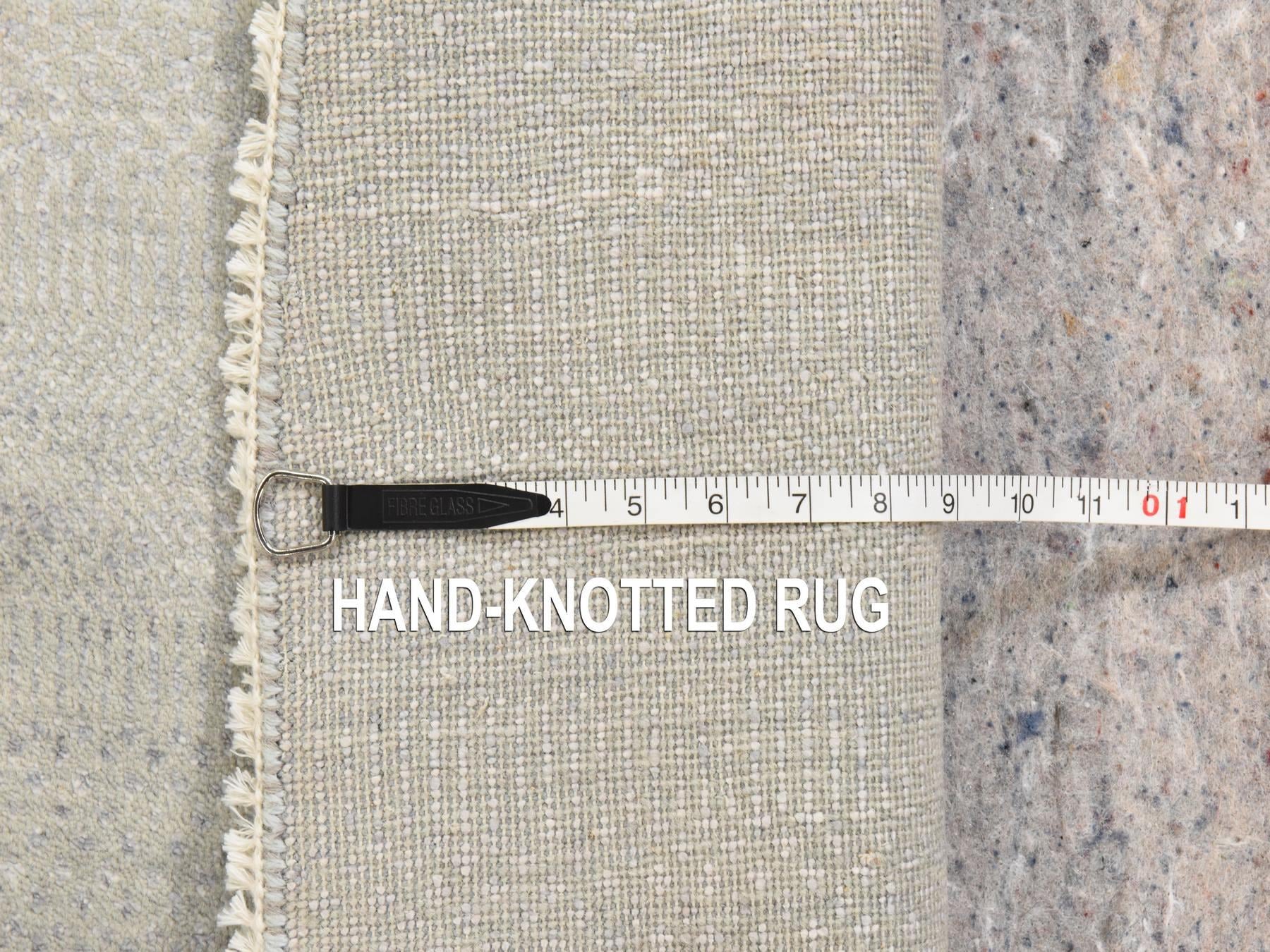 Modern / Contemporary hand-knotted wool rug in Gray, 7'10" x 7'10", SKU O078846 (view 6)