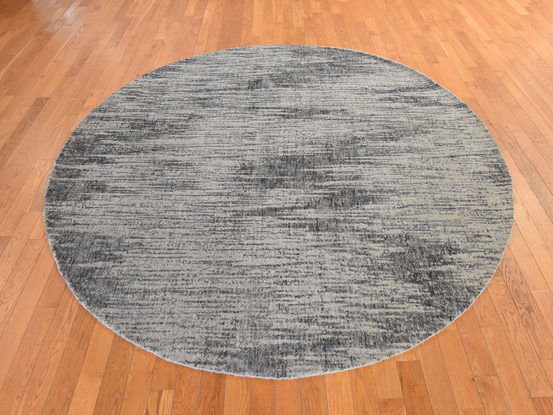 Modern / Contemporary hand-knotted wool/silk rug in Beige, 7'8" x 7'9", SKU O078853 (view 2)