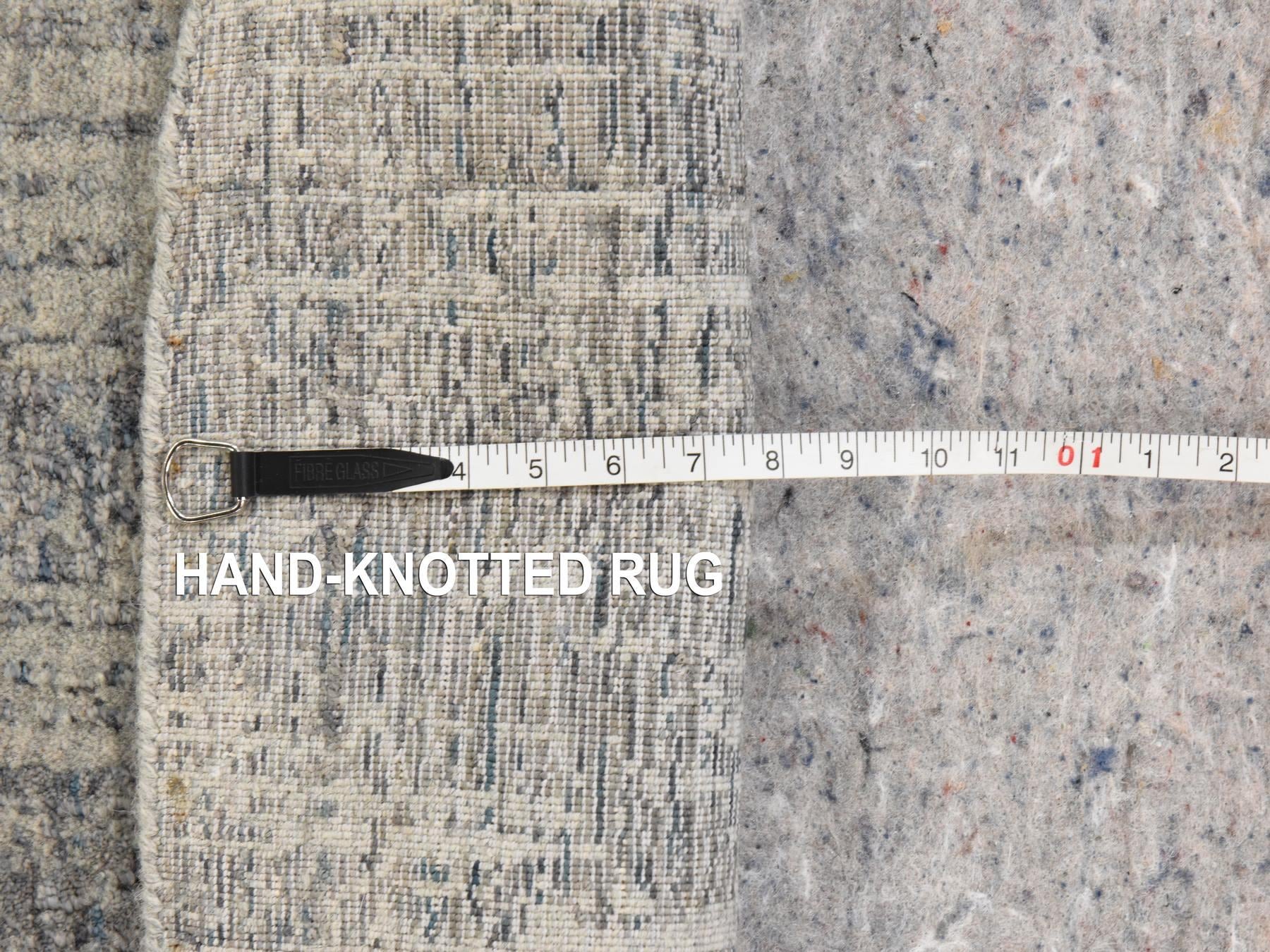 Modern / Contemporary hand-knotted wool/silk rug in Beige, 7'8" x 7'9", SKU O078853 (view 6)