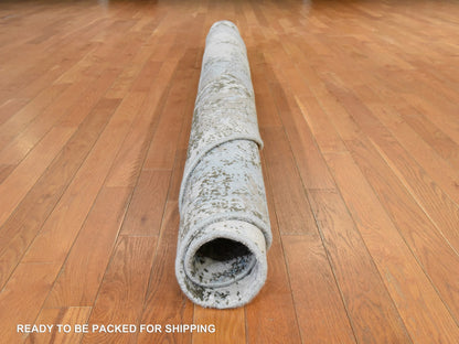 Modern / Contemporary hand-knotted wool/silk rug in Ivory, 8'1" x 8'1", SKU O078854 (view 9)