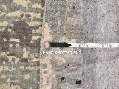 Modern / Contemporary hand-knotted wool/silk rug in Gray, 8'3" x 8'3", SKU O078856 (view 6)