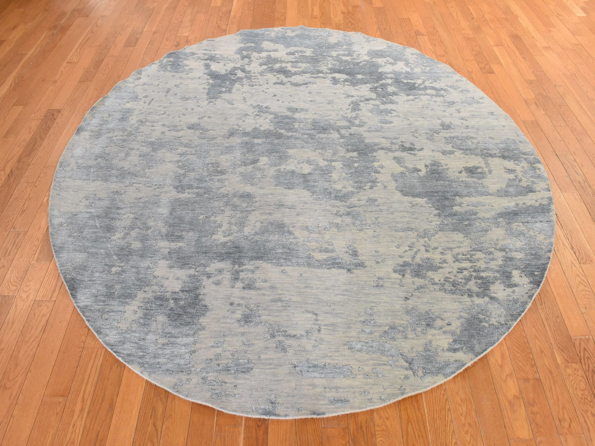 Modern / Contemporary hand-knotted wool/silk rug in Gray, 7'10" x 7'10", SKU O078859 (view 2)