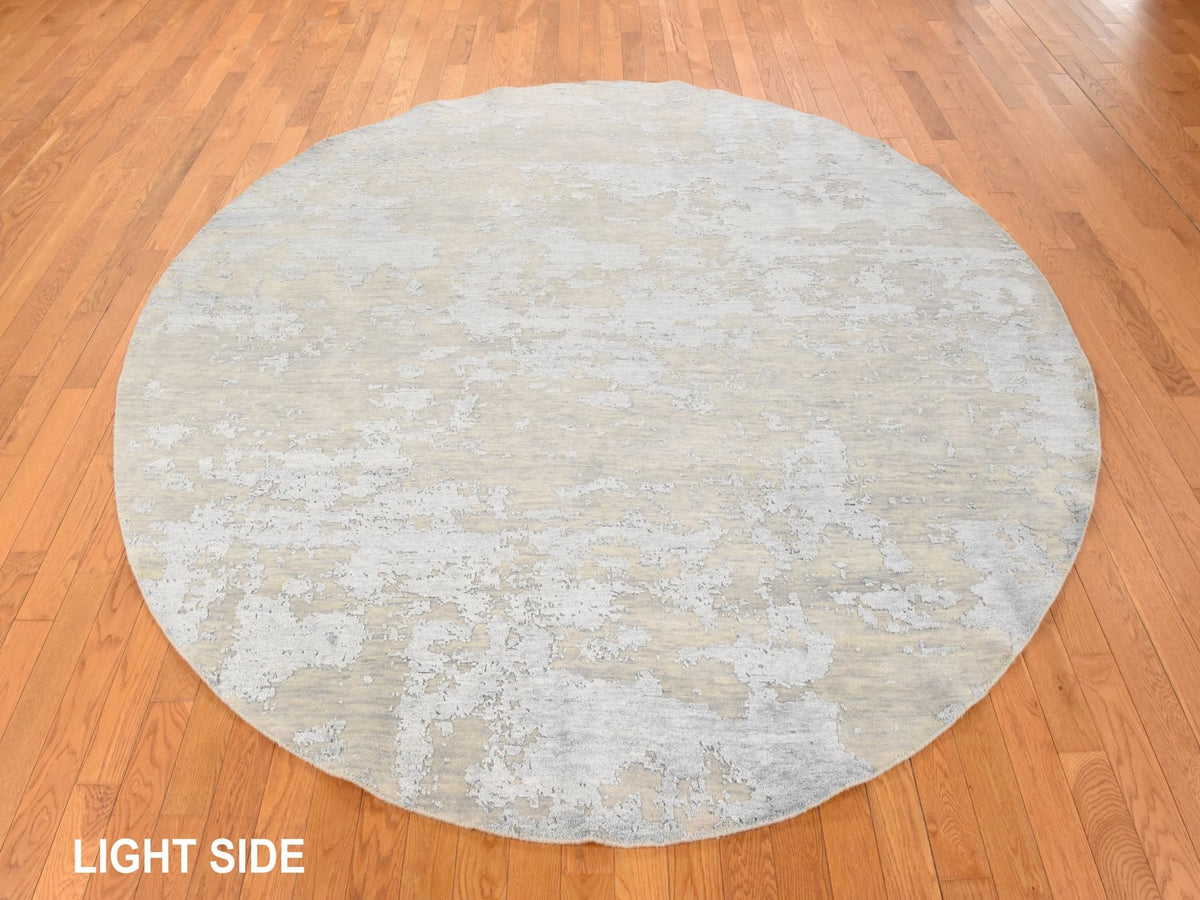 Modern / Contemporary hand-knotted wool/silk rug in Gray, 7'10" x 7'10", SKU O078859 (view 3)