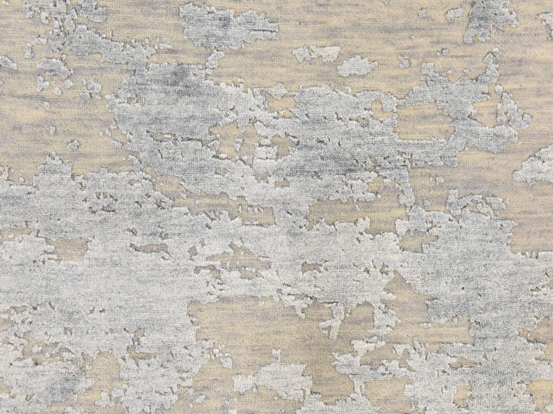Modern / Contemporary hand-knotted wool/silk rug in Gray, 7'10" x 7'10", SKU O078859 (view 4)