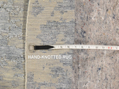 Modern / Contemporary hand-knotted wool/silk rug in Gray, 7'10" x 7'10", SKU O078859 (view 6)