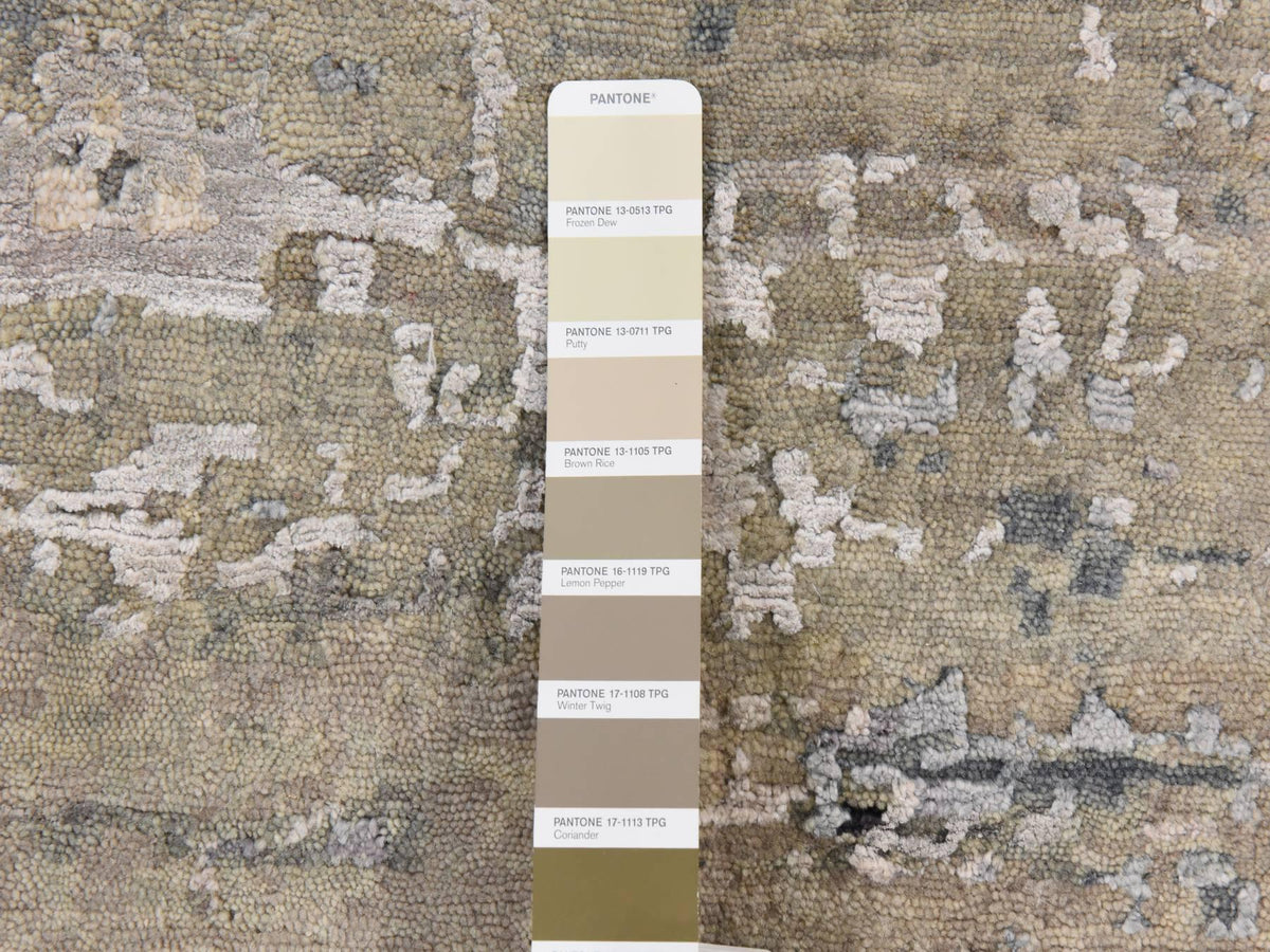 Modern / Contemporary hand-knotted wool/silk rug in Beige, 7' x 7', SKU O078863 (view 5)