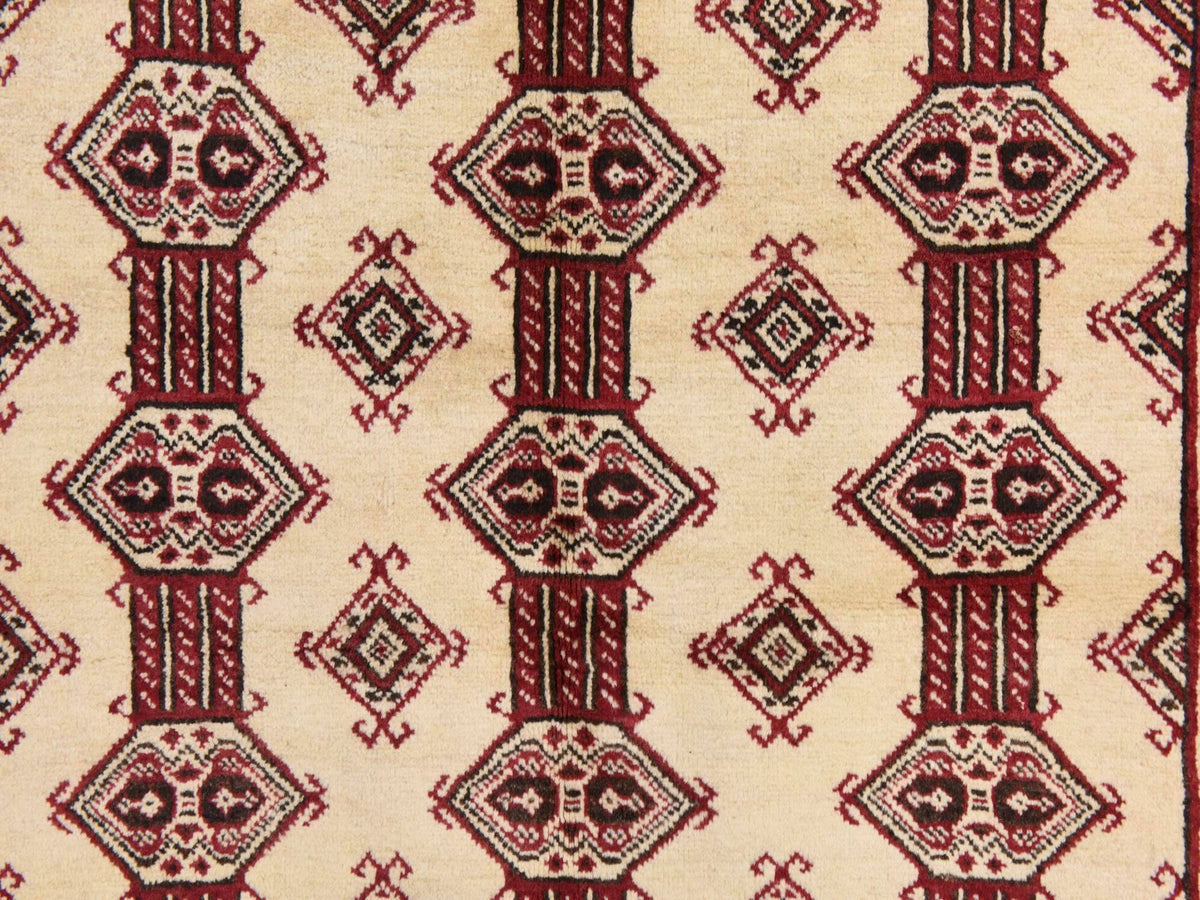 Tribal hand-knotted wool rug in Ivory, 4'6" x 7', SKU O078866 (view 3)