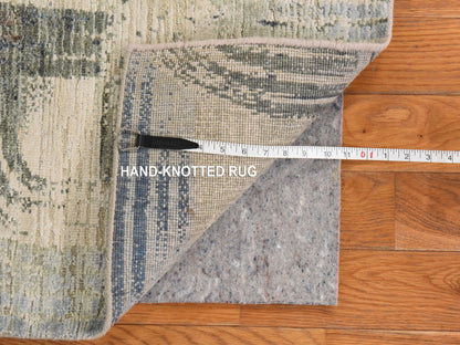 Modern / Contemporary hand-knotted wool/silk rug in Ivory, 3'1" x 5', SKU O078874 (view 5)