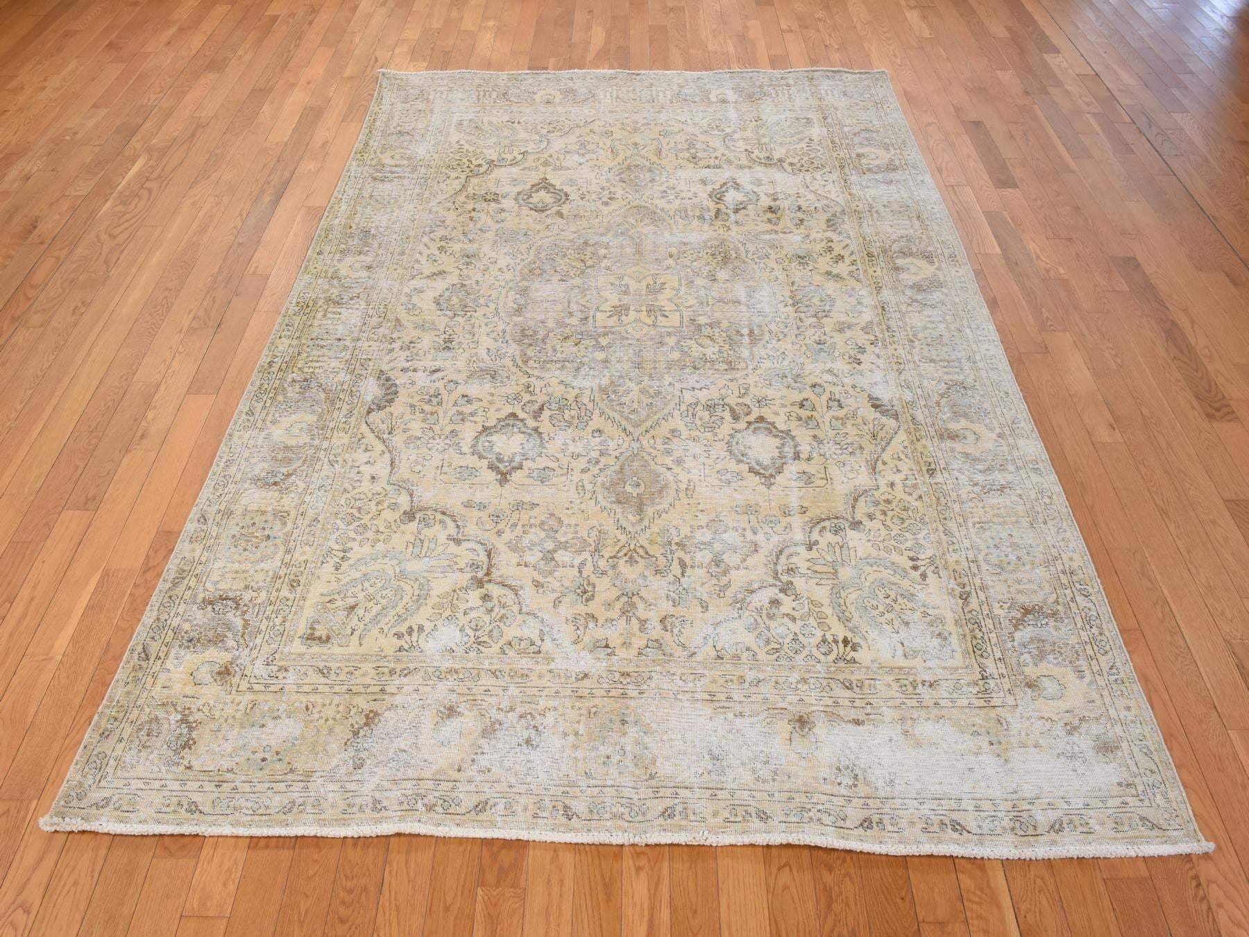 Persian Vintage hand-knotted wool rug in Beige, 6'8" x 9'8", SKU O078878 (view 3)