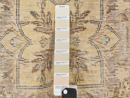 Persian Vintage hand-knotted wool rug in Beige, 6'8" x 9'8", SKU O078878 (view 6)