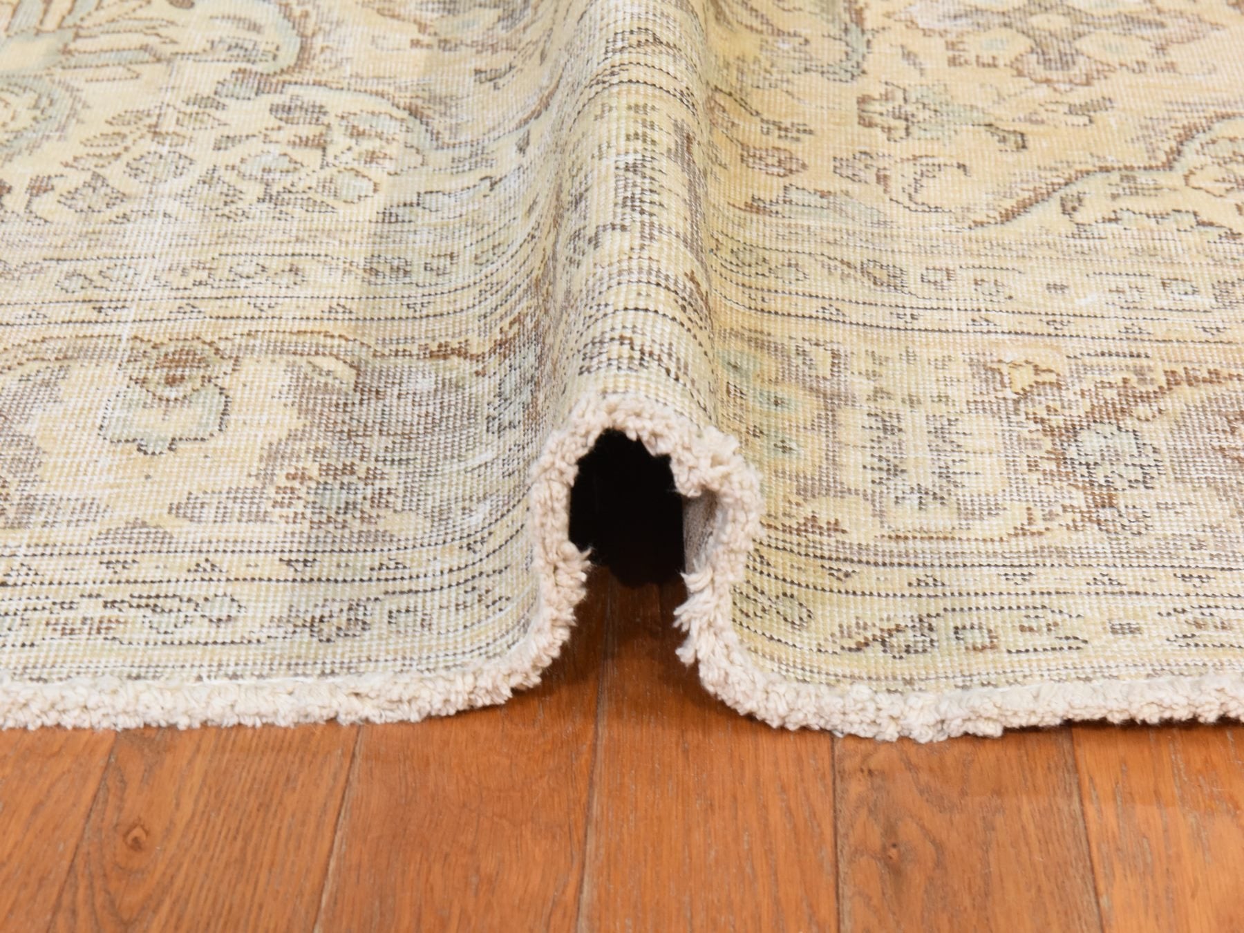 Persian Vintage hand-knotted wool rug in Beige, 6'8" x 9'8", SKU O078878 (view 9)