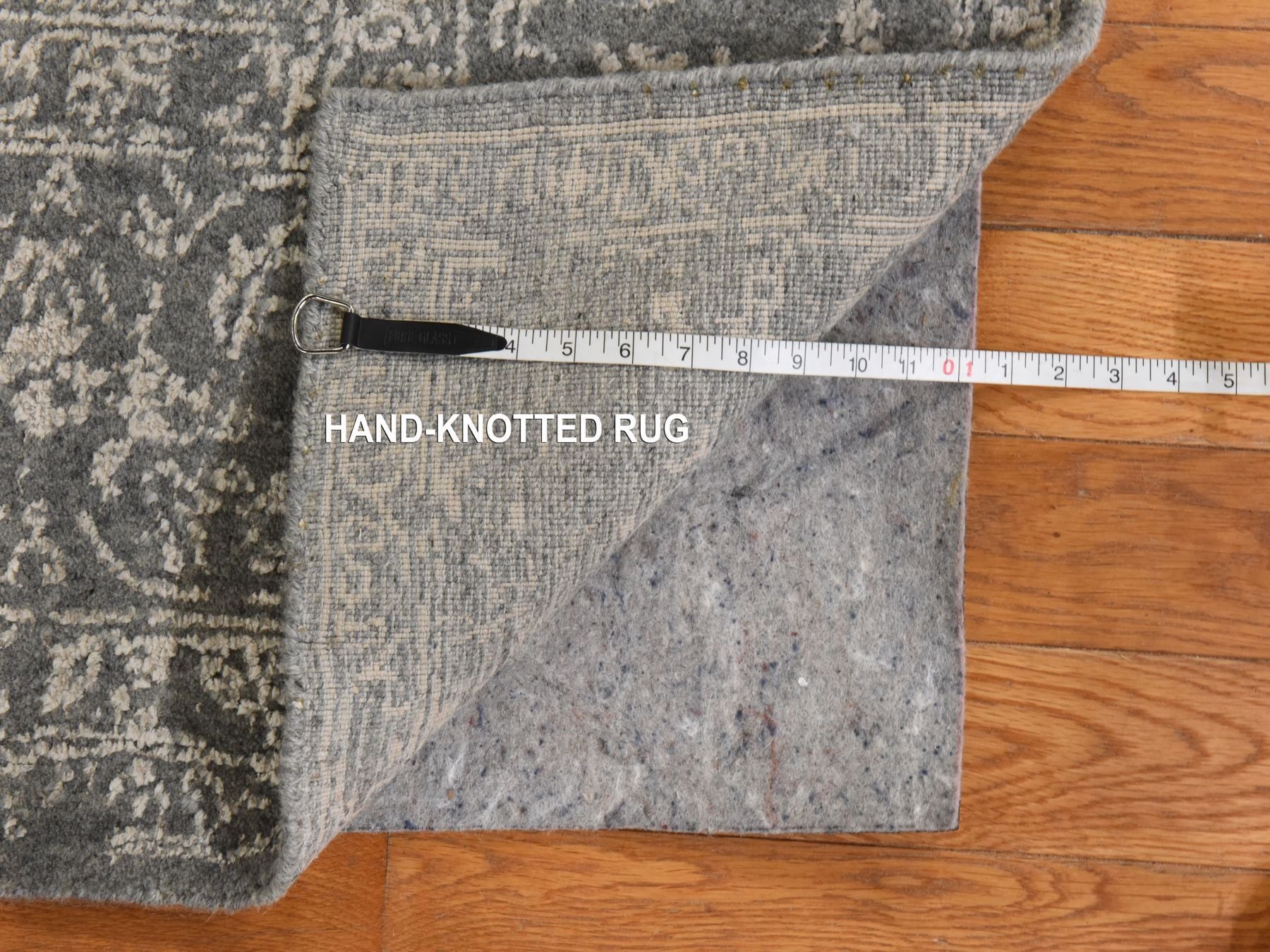 Modern / Contemporary hand-knotted wool/silk rug in Gray, 5'10" x 9'1", SKU O078893 (view 7)