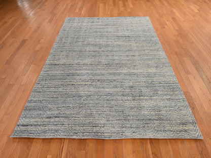 Modern / Contemporary hand-knotted wool rug in Gray, 6' x 9', SKU O078894 (view 2)