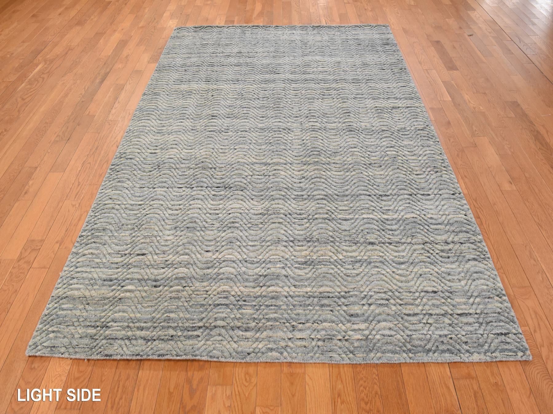 Modern / Contemporary hand-knotted wool rug in Gray, 6' x 9', SKU O078894 (view 3)
