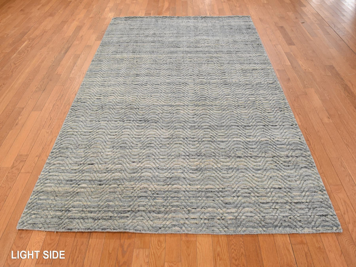 Modern / Contemporary hand-knotted wool rug in Gray, 6' x 9', SKU O078894 (view 3)