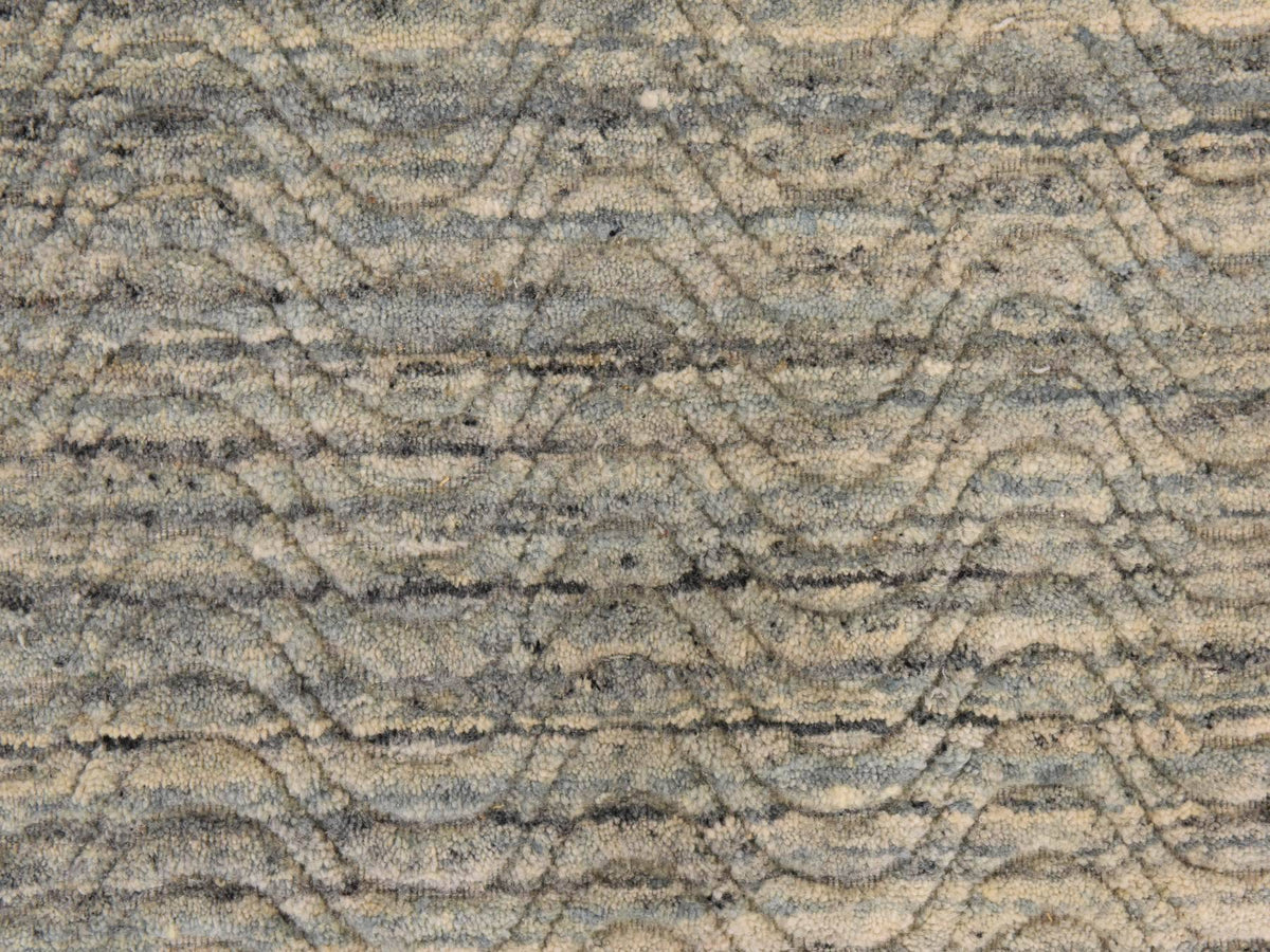 Modern / Contemporary hand-knotted wool rug in Gray, 6' x 9', SKU O078894 (view 5)
