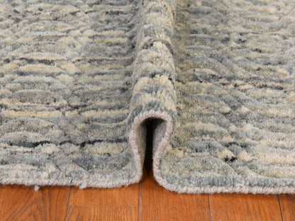 Modern / Contemporary hand-knotted wool rug in Gray, 6' x 9', SKU O078894 (view 9)