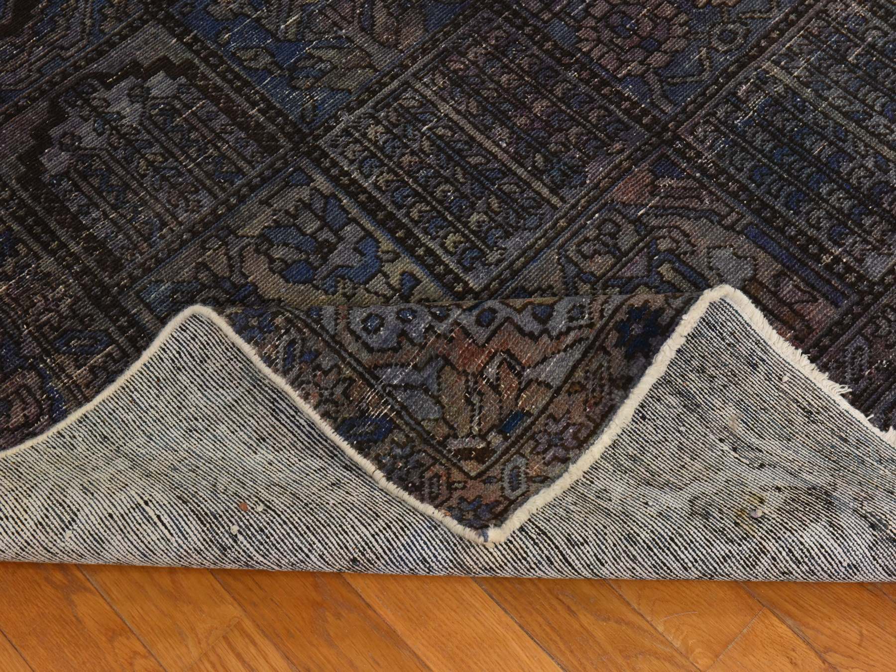 Persian Vintage hand-knotted wool rug in Red, 6'9" x 9'3", SKU O078895 (view 8)