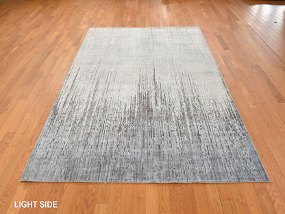 Modern / Contemporary hand-knotted silk rug in Gray, 6' x 8'10", SKU O078898 (view 3)