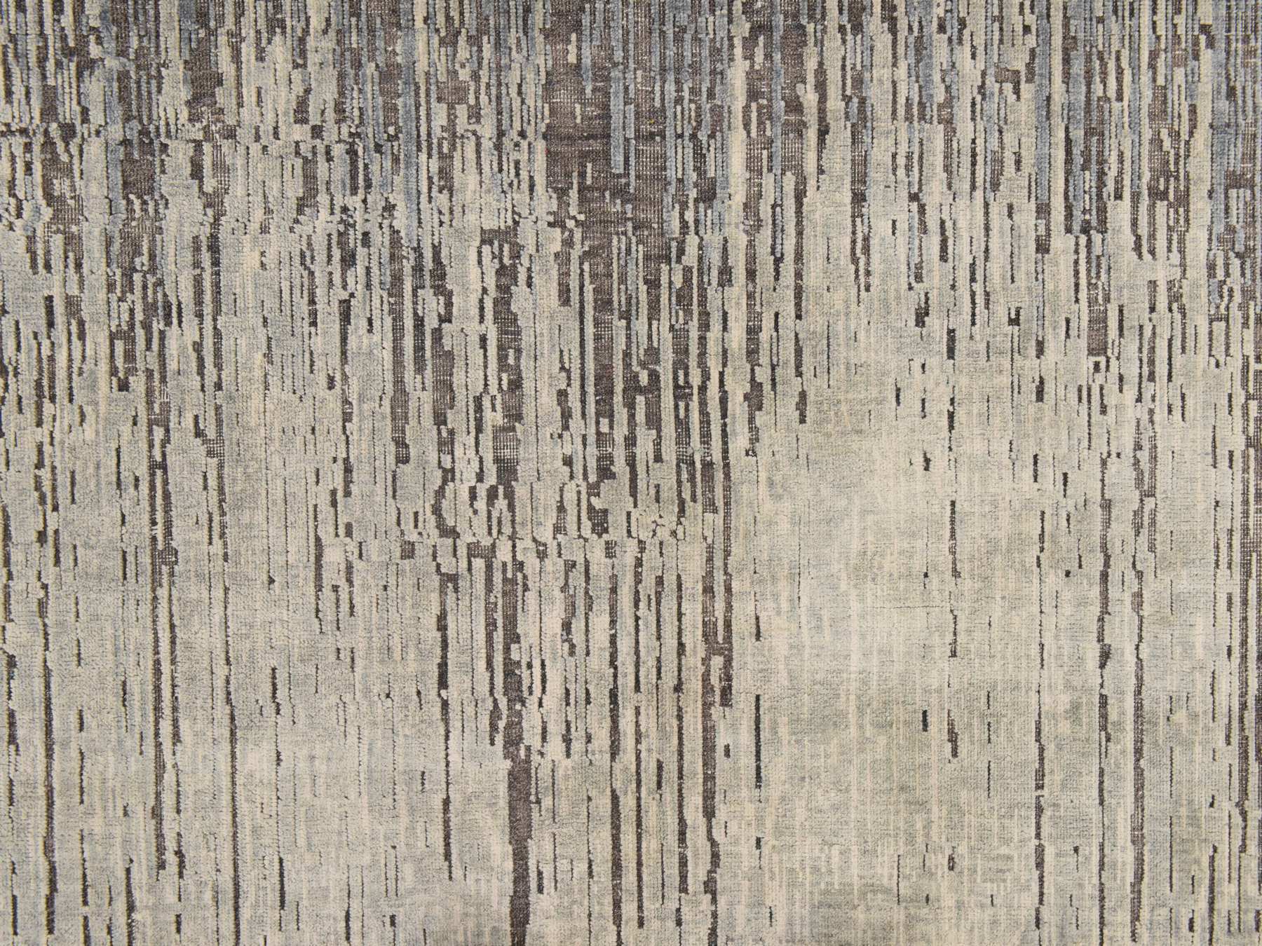 Modern / Contemporary hand-knotted silk rug in Gray, 6' x 8'10", SKU O078898 (view 5)