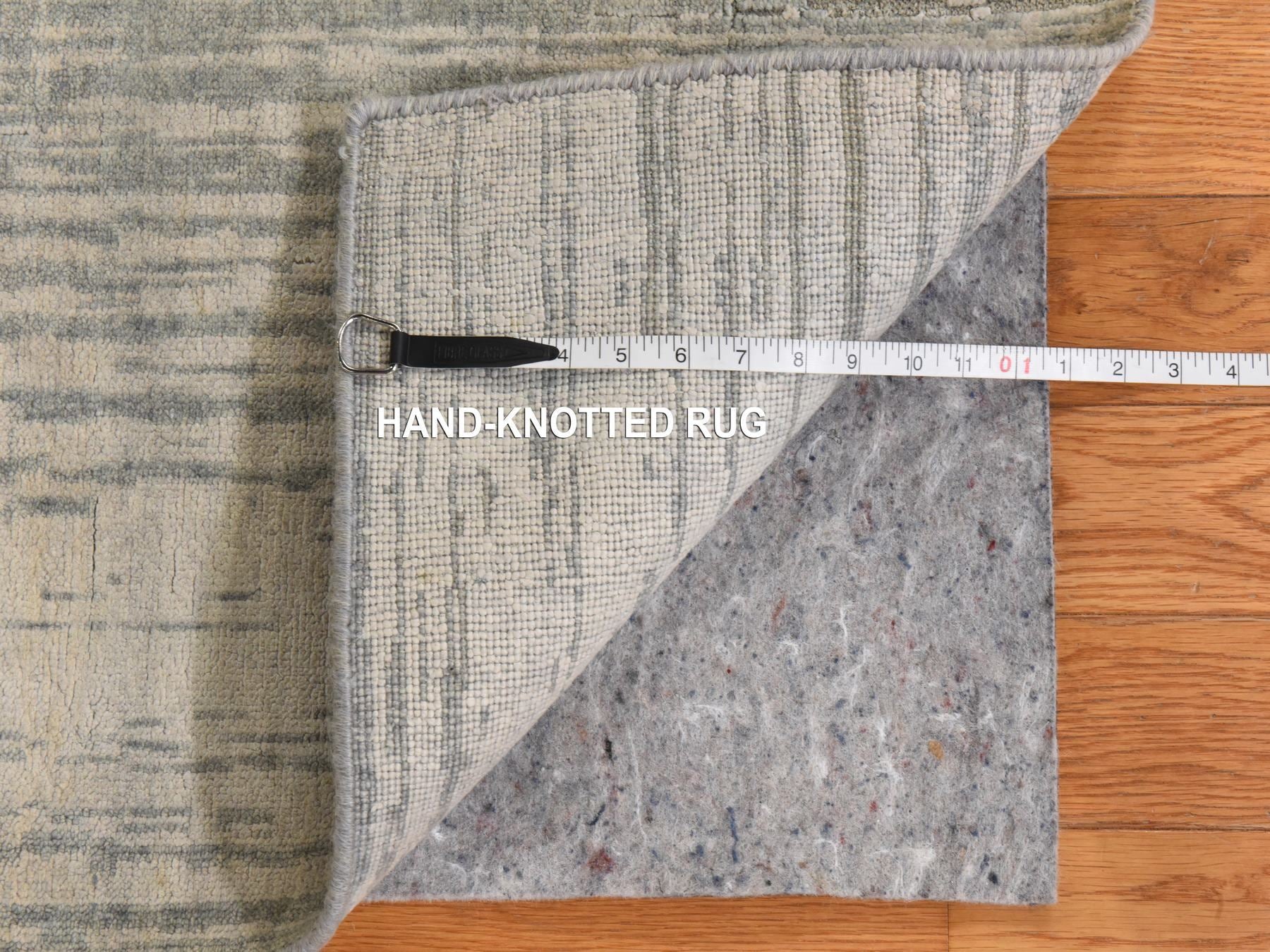 Modern / Contemporary hand-knotted silk rug in Gray, 6' x 8'10", SKU O078898 (view 7)