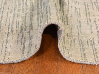 Modern / Contemporary hand-knotted silk rug in Gray, 6' x 8'10", SKU O078898 (view 9)